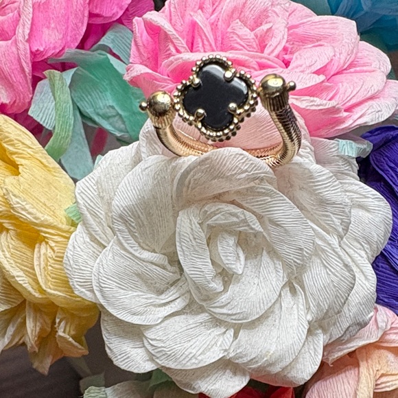 14K Elegant Black and Gold Women's Ring